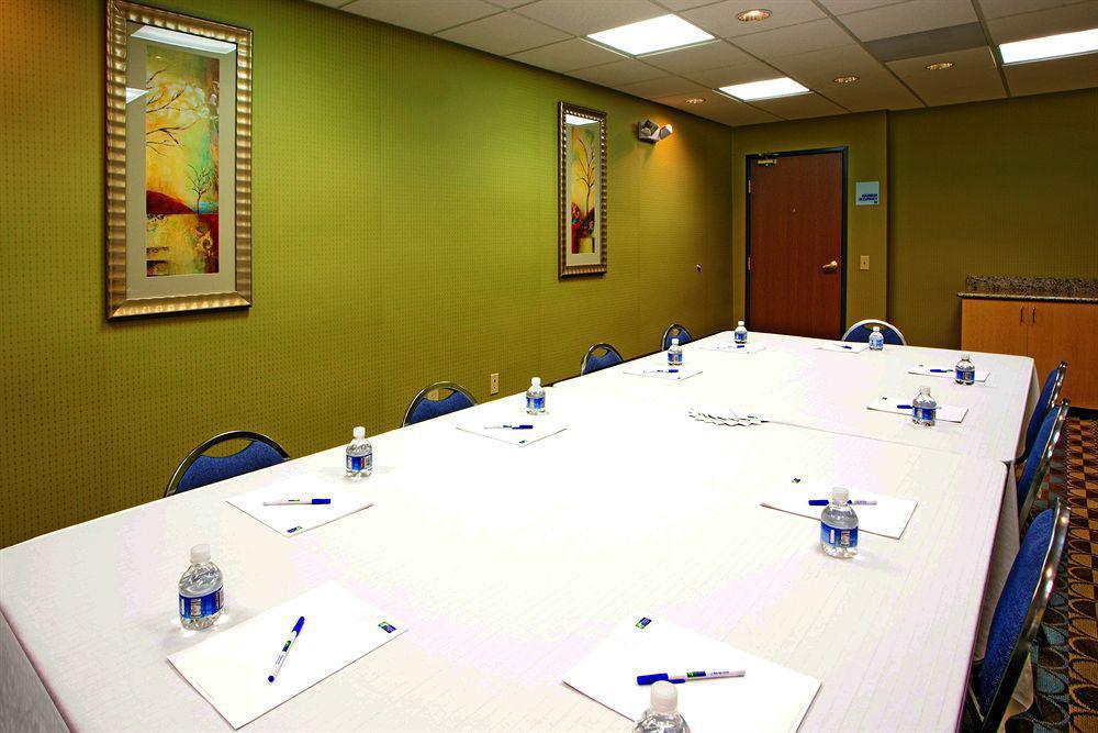 Holiday Inn Express Hotel & Suites Thornburg-S. Fredericksburg, An Ihg Hotel Facilities photo